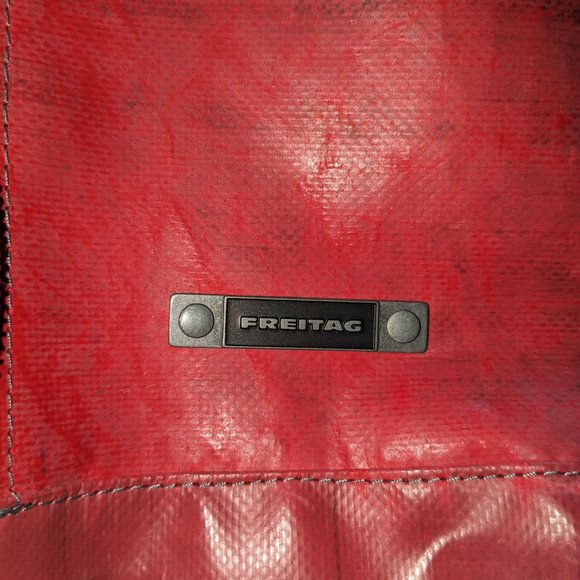 Freitag R123 Backpack Woolf - Dirty red - Very rare to find and discontinued - Picture 11 of 11